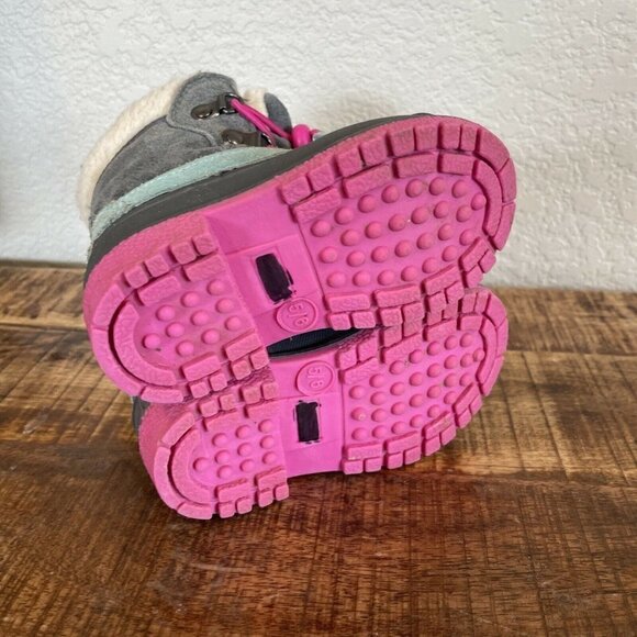 Cat & Jack Gray Letha Snow Boots Thermolite Genuine Suede 5/6 - Picture 8 of 8